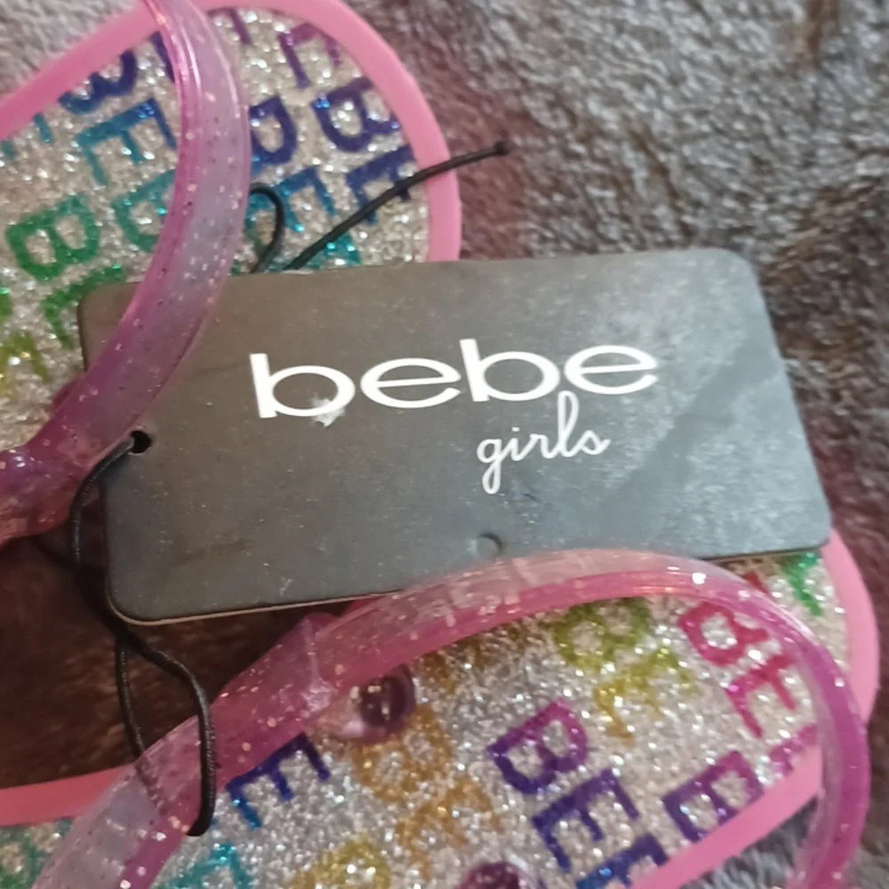 NWT BEBE GIRLS SANDELS SIZE 7/8